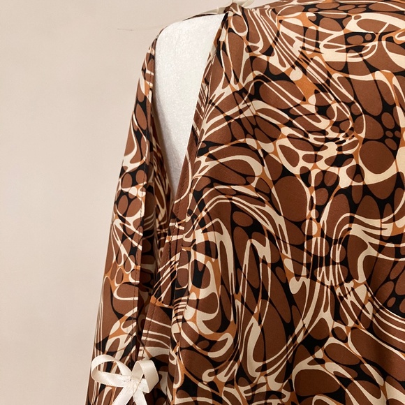 SILK HOLT RENFREW TOP - Picture 14 of 16